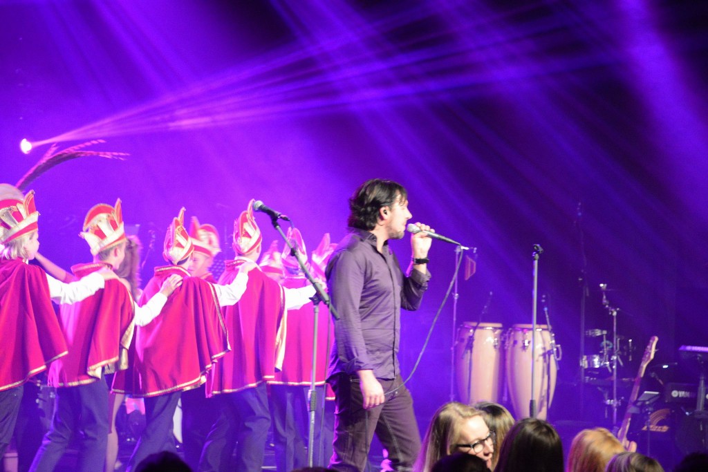../Images/Elf-Elf 2014 396.jpg